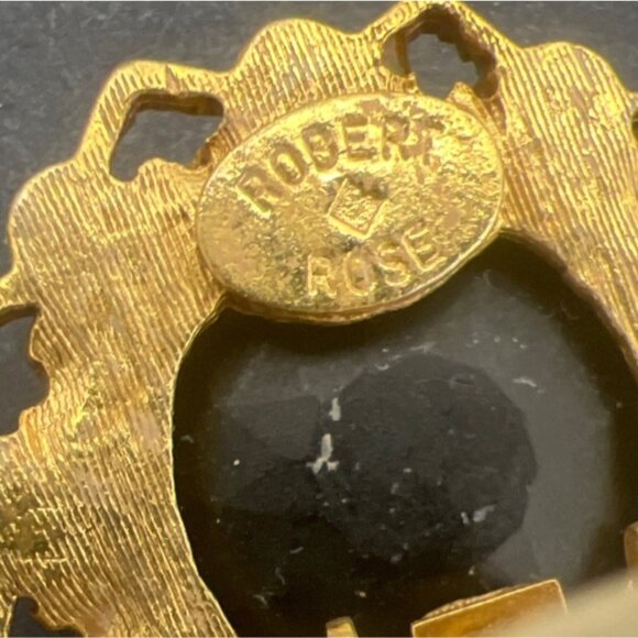 Vintage Robert Rose Cameo Clip-On Earrings Black Goldtone Filigree Rhinestone SE - Picture 6 of 11